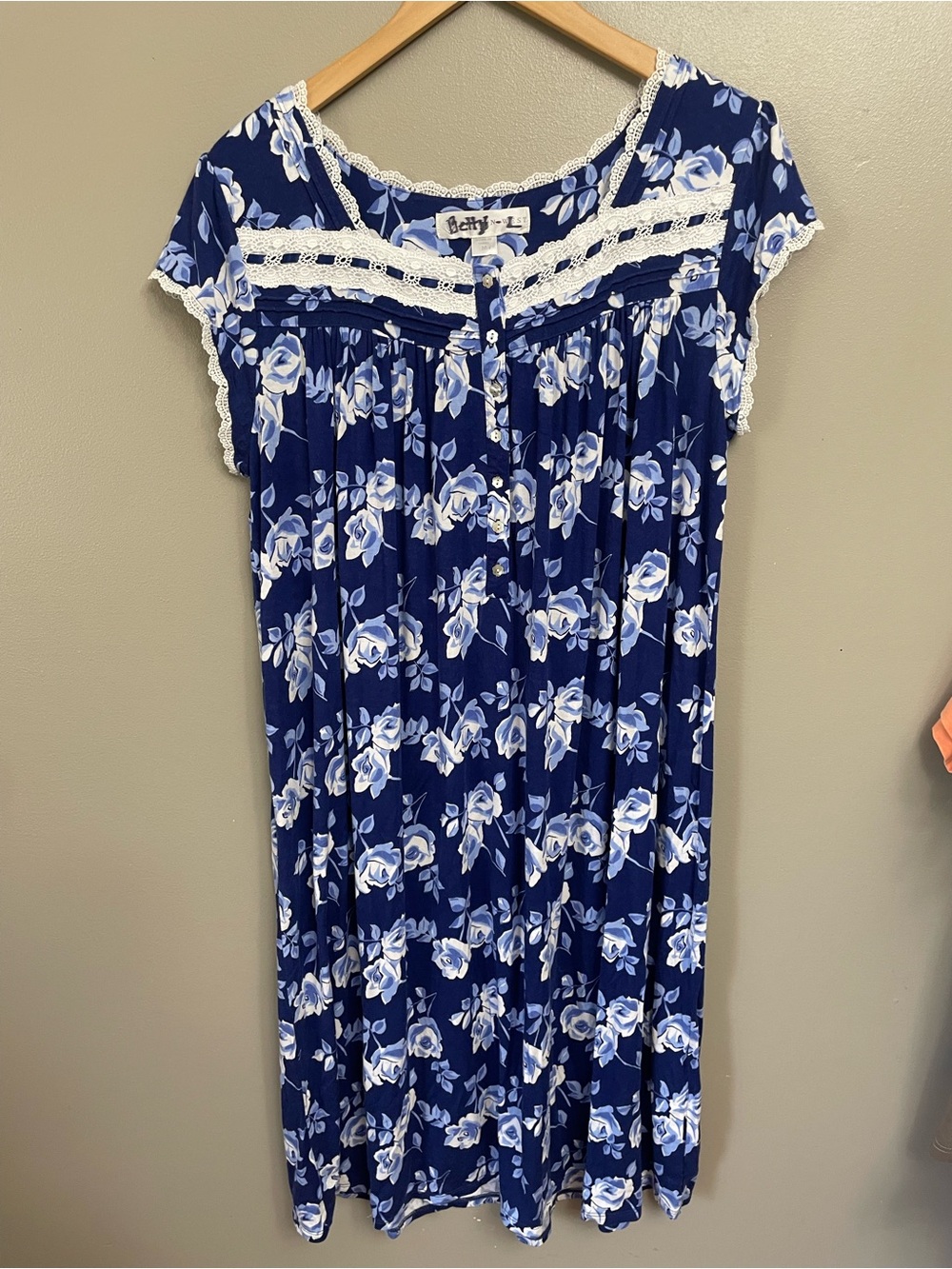 Eileen West Women's Nightgown floral
print blue white Medium trad wife